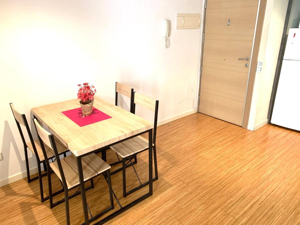 Apartment Next To Ramblas Barcelona Exteriör bild